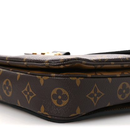 Reverse Monogram Pochette Metis