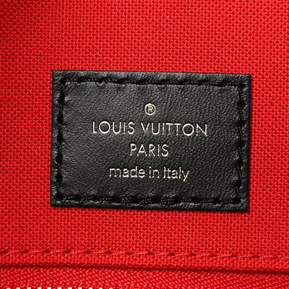 Reverse Monogram Giant Onthego MM